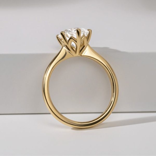 Luxury Crown Cut Finger Ring – Premium Gift Box Included - Image 2