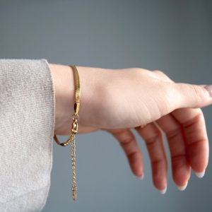 New Trandy Snake Bracelet for Ownen with Love Pendent